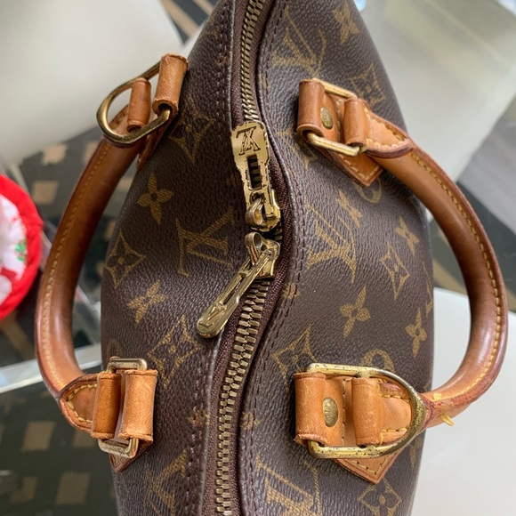 Louis Vuitton - Picture 4 of 14